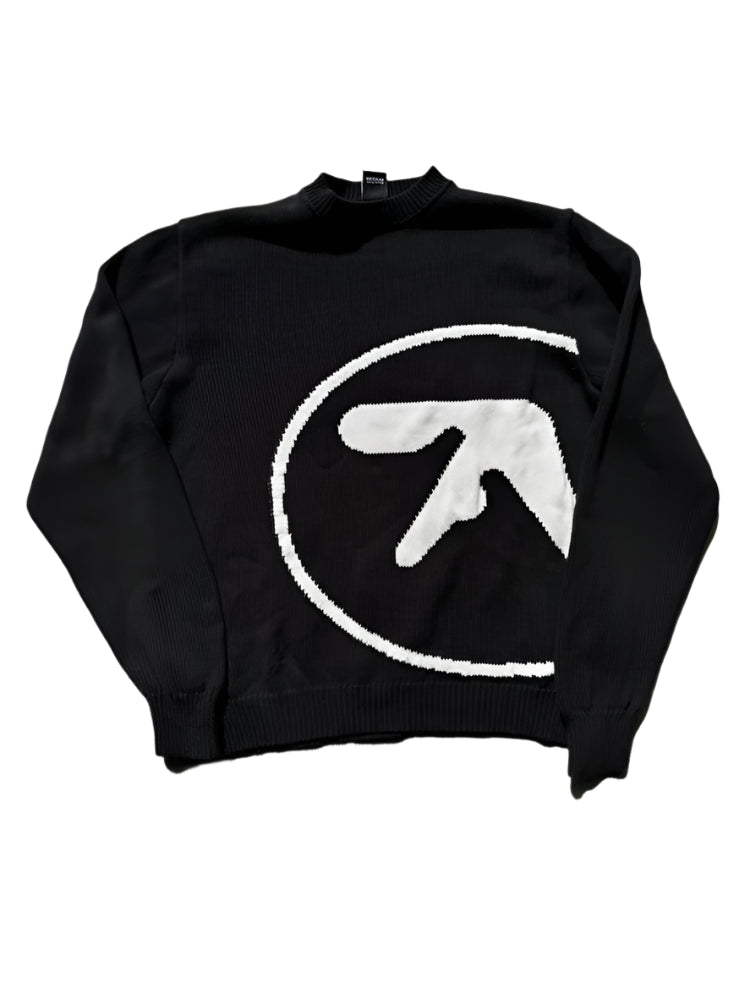 BLACK APEX SWEATER